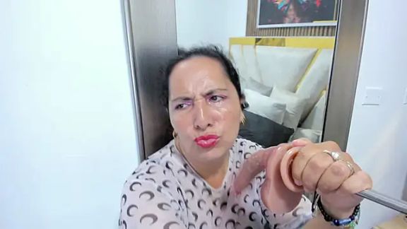 Luna_Naughty1