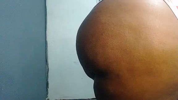 SEXYHUGEASS21