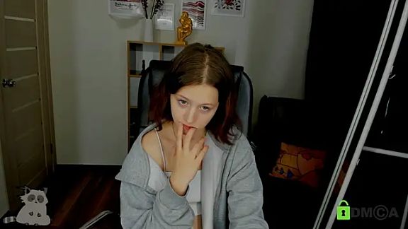 Alina_Mills