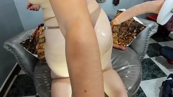 naughty_milf_esmeralda