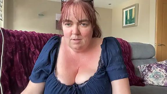 curvy-milf-abbie