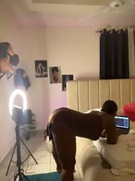 t-Booty_risky_
