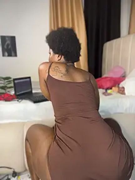 t-Booty_risky_