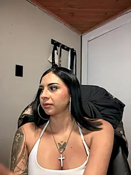 Hilary_pinkk