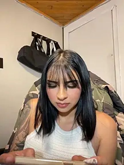 Hilary_pinkk