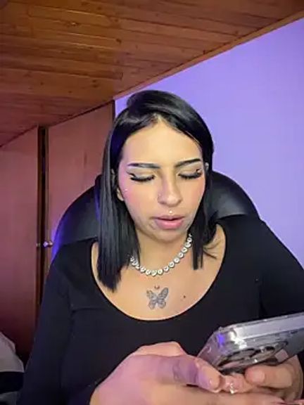 Hilary_pinkk