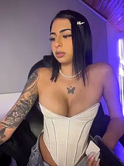 Hilary_pinkk