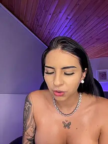 Hilary_pinkk