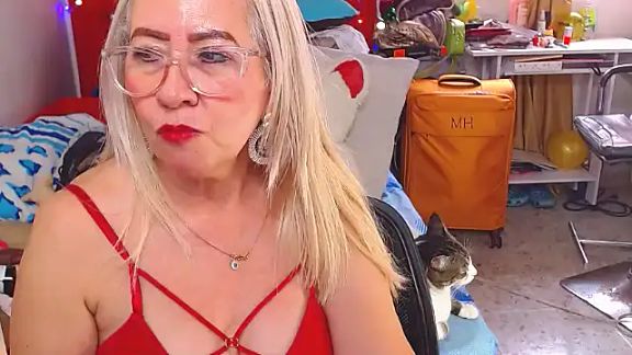 lucy_belle_bm