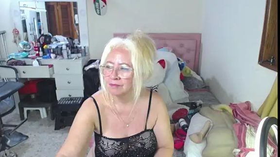 lucy_belle_bm