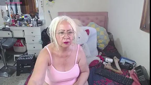 lucy_belle_bm