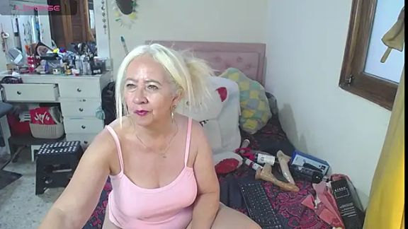 lucy_belle_bm