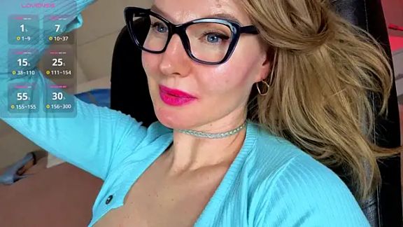 Nicole_hard_nipples