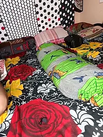 Horny_wife_Salu