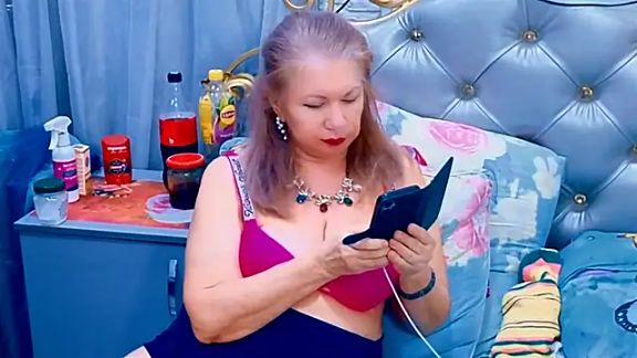 Hornystepmom29