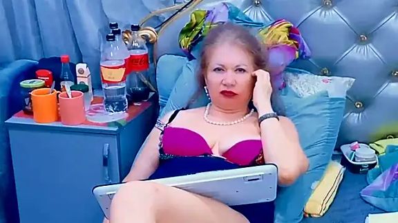 Hornystepmom29