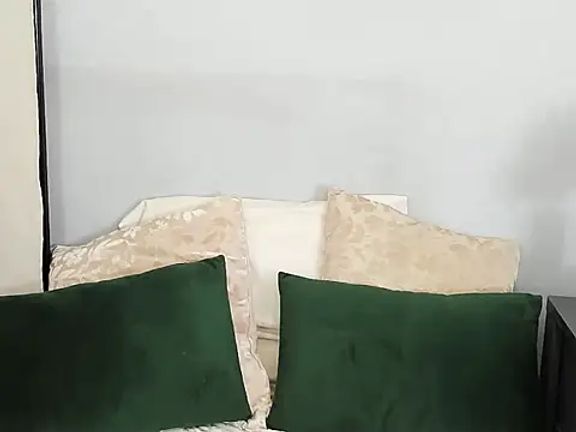 LilyBlondee