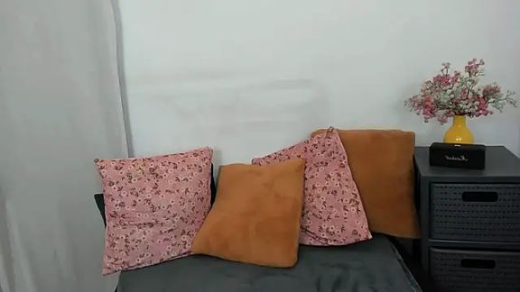 LilyBlondee