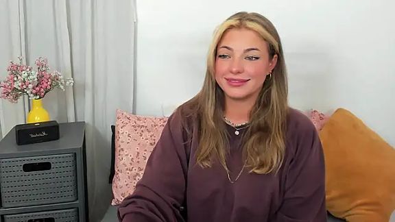 LilyBlondee