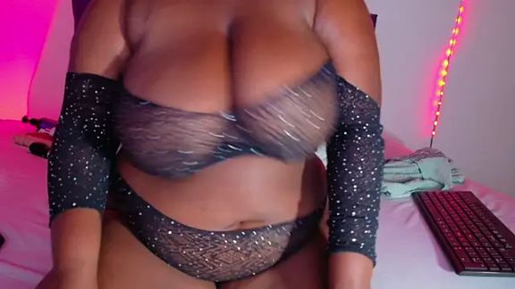 ebony_NeighborMoans