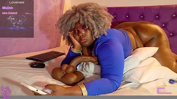 ebony_NeighborMoans