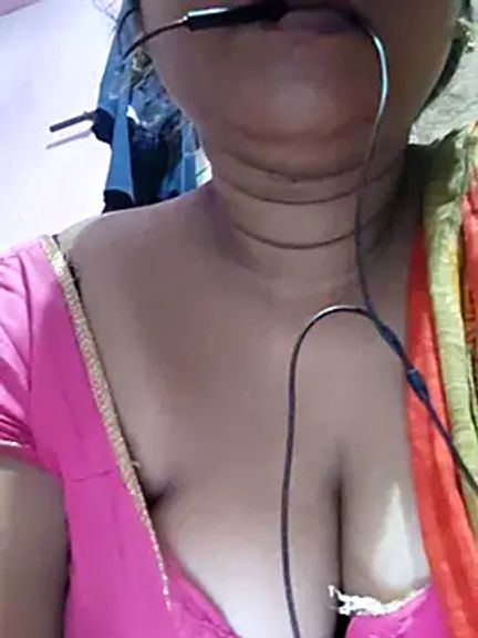 Cute-Priya2