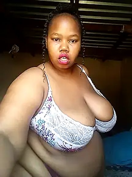 Curvycandy95