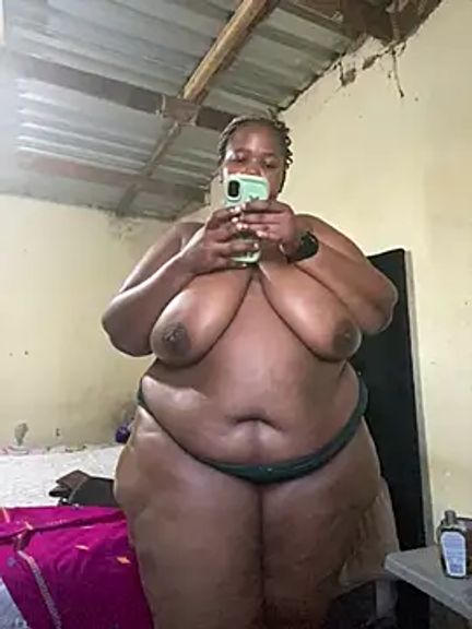 Curvycandy95