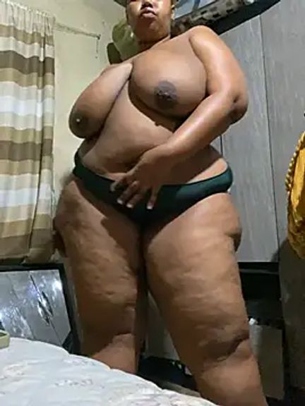Curvycandy95