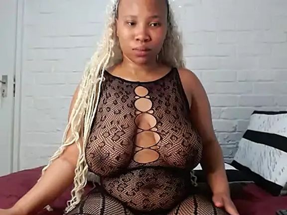 DrippinCaramelCutie