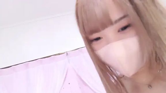 MAIKA_pyon