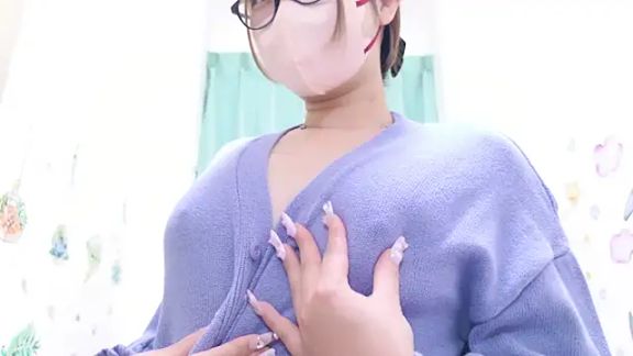 MAIKA_pyon