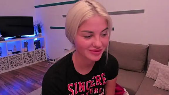 Nia_Blondie_X