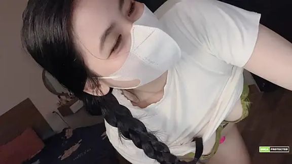Elly_Lynh