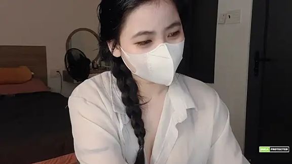 Elly_Lynh