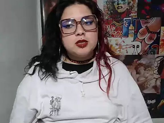 Curvy-Queen