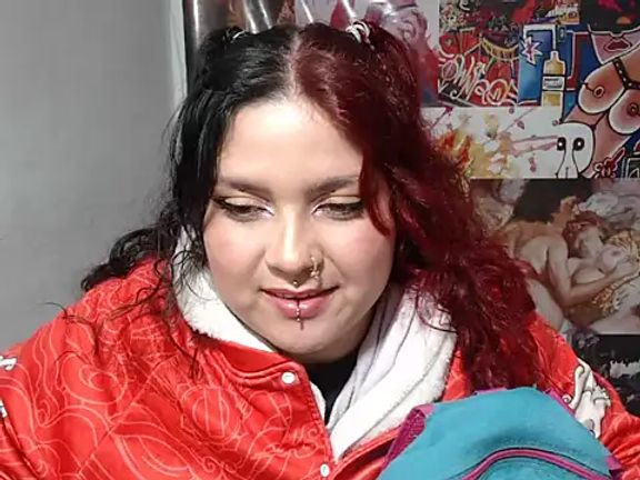 Curvy-Queen