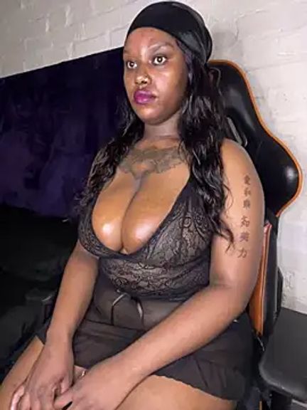 QUEEN_NOBUHLE_FEMDOM_777