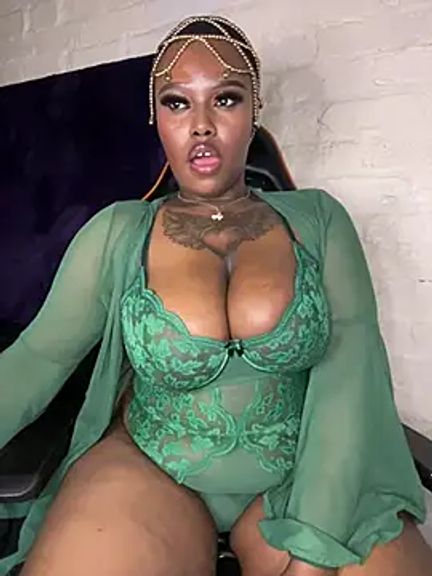 QUEEN_NOBUHLE_FEMDOM_777