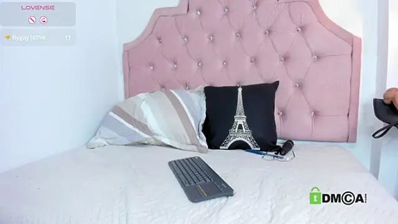 Caroline_daring