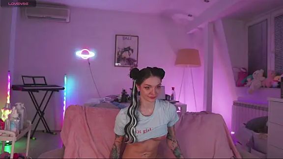 Lady3Holes