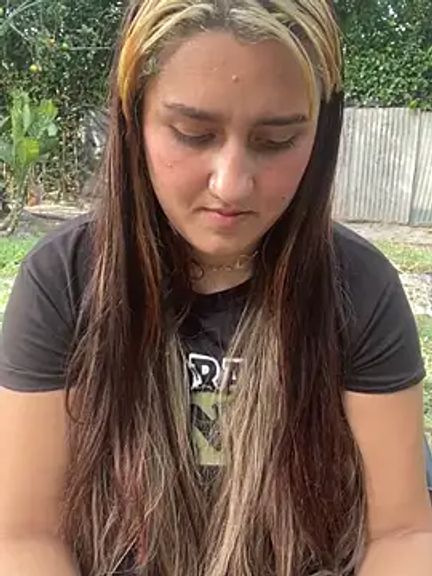 saraygomez_thequeensquirt