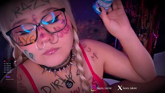 Laura_takint