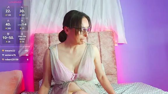 Ava_Raye