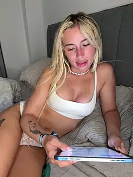SexySaraxxoo