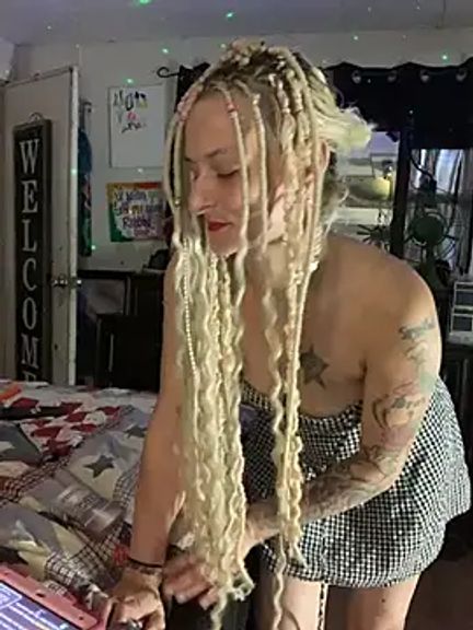 blondebarbiebae