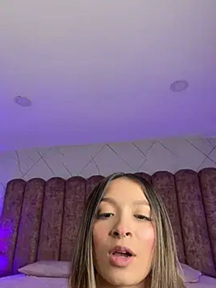 Victoria_Adams14