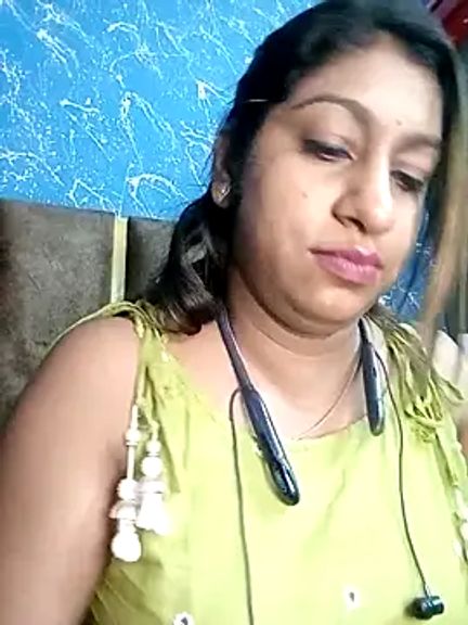DesiRiya12