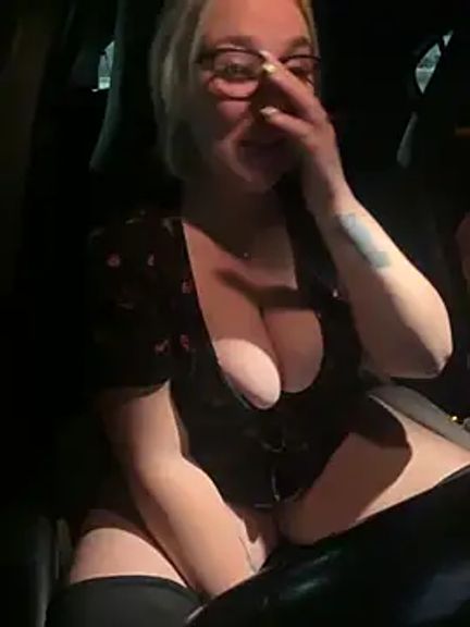 Curvy_Kimberley-x