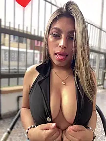 ZoeMillerPink_